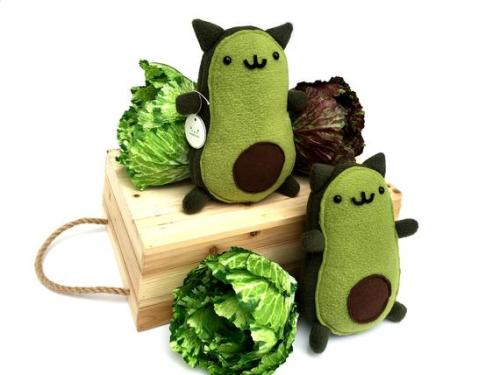 AvocadoCat Plushie //TheMomoCats