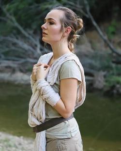 love-cosplaygirls:  OMGcosplay as Rey