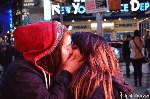 a-violet-femme:♥ Lesbian Blog ♥