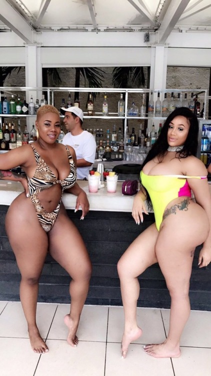 fletchertrowan: kittyraewhite:@thickbusiness X @kittyraewhite DoubleTrouble