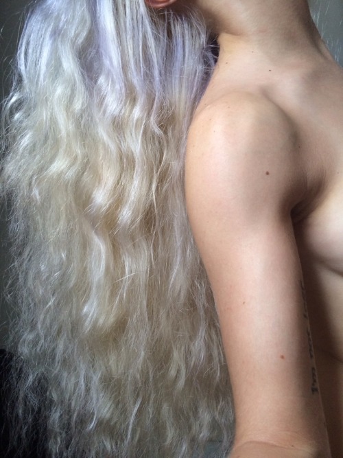 deim0s:  I call this set frizzy white girl 