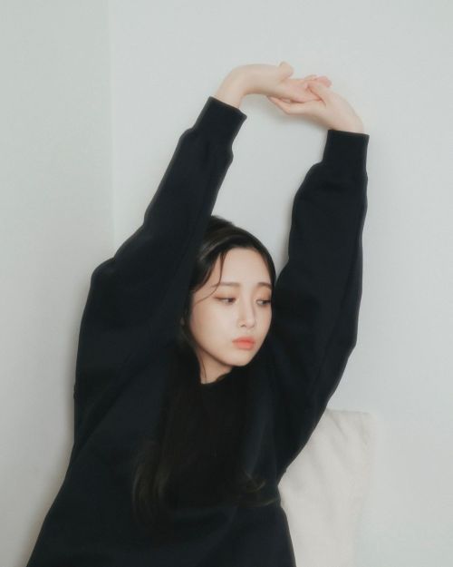 210329 Yoo Jiae Instagram Update *:･ﾟ✧Stretch strech Trans by Geulyz