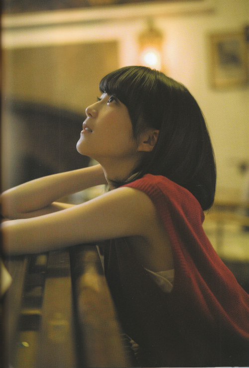 voz48reloaded:  Ikuta Erika 1st Photobook 「Tenchou」