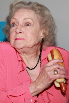 Porn beingfetus:  Betty White eating a hot dog photos