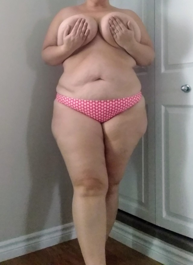 big-tits-wide-hips-deactivated2:This is my beach body in all it&rsquo;s glory,