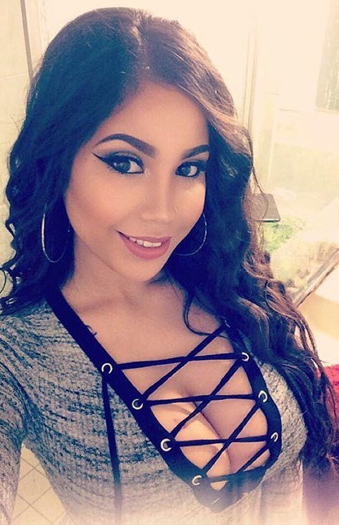 Thick and Sexy Latinas adult photos