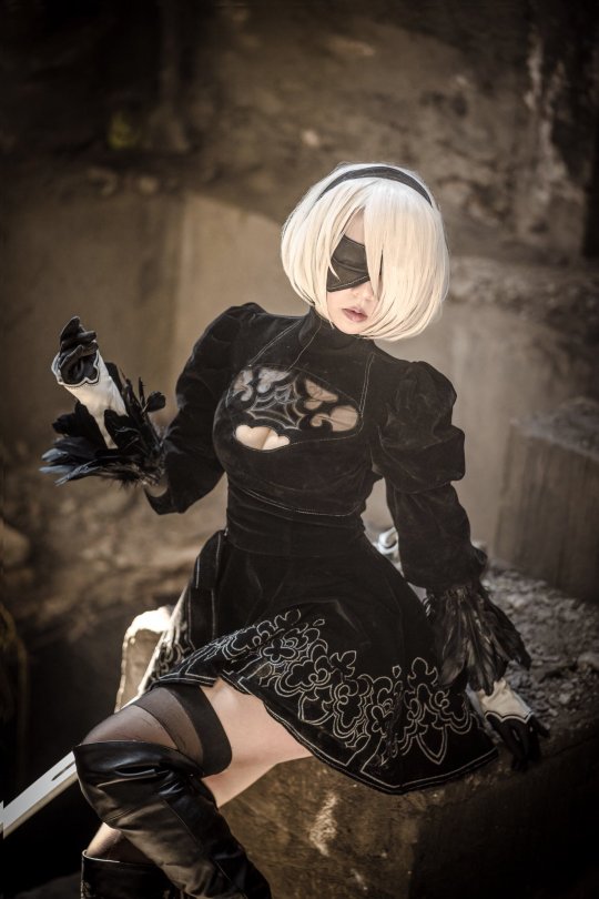 spiritoger: Wonderful 2B from Nier: Automata cosplay by Takomayuyi (Twitter)  