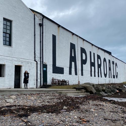 LAPHROAIG!!! We got to try 3 cask strengths and keep one. I got to touch peat for the first time! I thought it would smell stronger on its own but you gotta burn it. Ate some whiskey cheese that was weird. Then I had a penicillin AT Laphraoig! And then