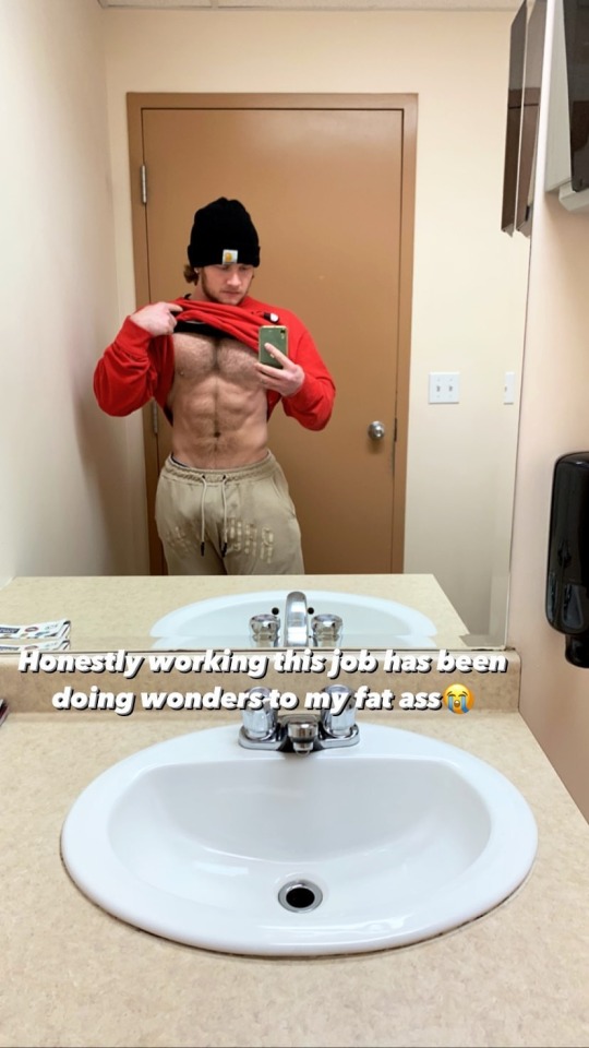 Ryeley Palfis Monstrous Bulge?!