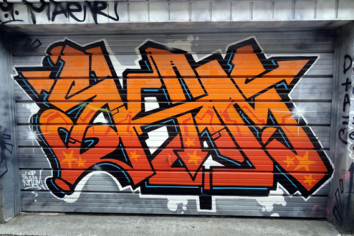 lehurlement:   In Toronto —Skam by LoisInWonderland on Flickr.  