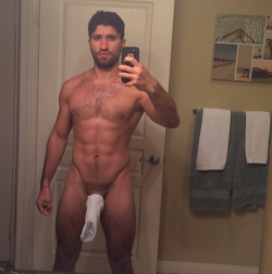 mancrushoftheday:  brodays:  Hot Self Pic