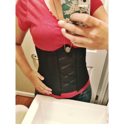 vintage-aerith:baby’s first entirely hand-patterned and drafted corset-thing, we be pirates who dON’