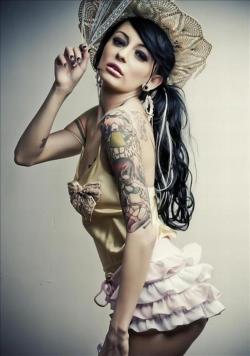 Hot Girls Inked