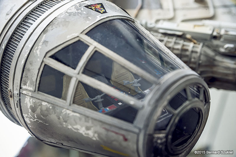 gameraboy:  Ridiculously detailed papercraft Millennium Falcon by Bernard Szukiel