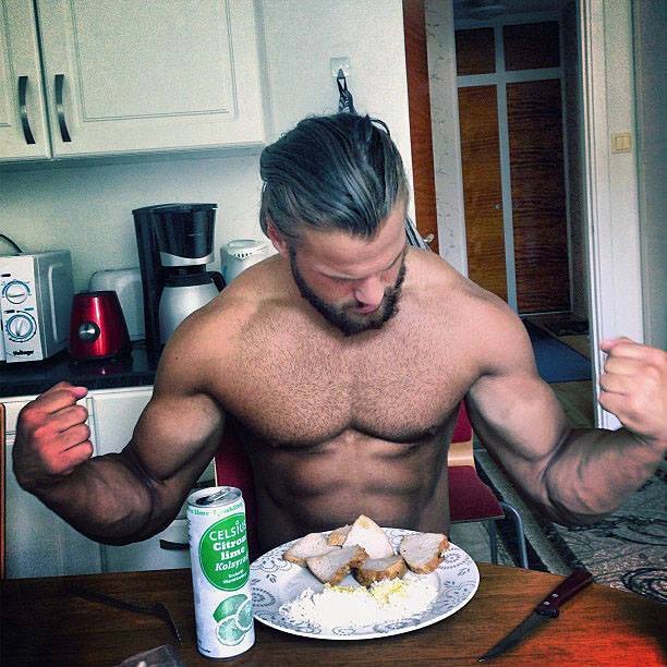 beardedandburly:  Unknown bearded muscle-flexer  [Follow BeardedandBurly]