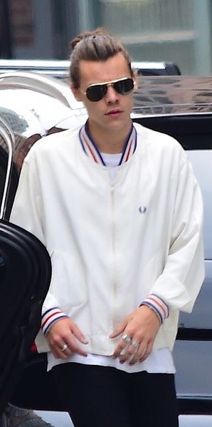 tigerthightat:  Harry // Fred Perry bomber 