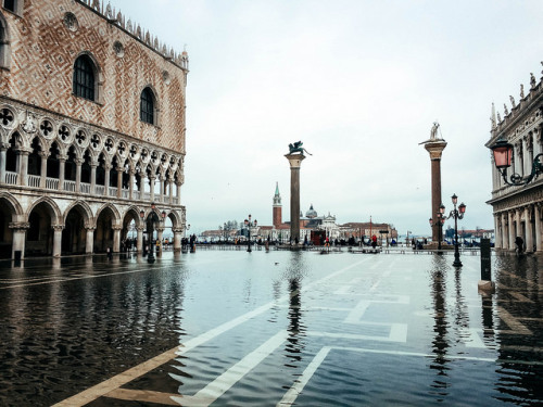 vintagepales2: HIgh Tides O'Clock-Flooding of Venice by  Marco Gaggio this is scary but interes