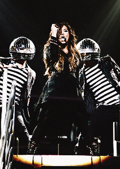itsexyvato-deactivated20140304:  An Evening With Demi Lovato 2011 
