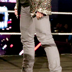 XXX  Chris Jericho + Jeans   Wears those tight photo