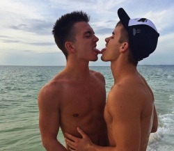 loveegayteen:  We make something out of nothing💙💙 