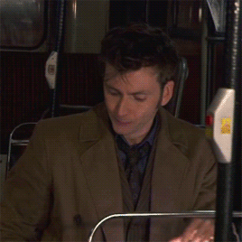 mizgnomer:Tenth Doctor flip-tossing things other than the sonic[link to sonic-flip-tosses post]