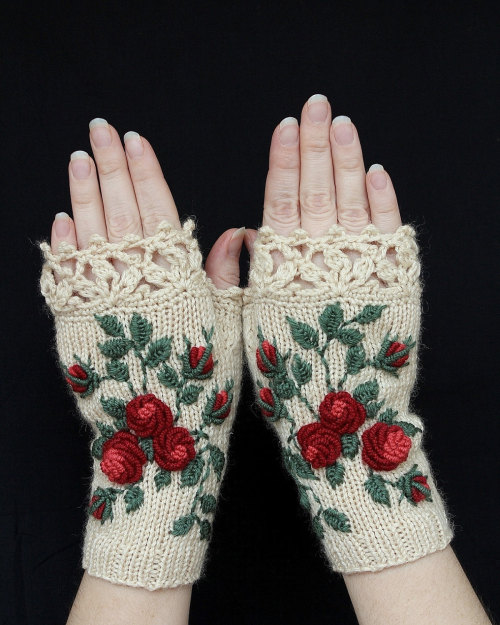 meloyhaberman: sosuperawesome: Fingerless gloves by nbGlovesAndMittens on Etsy • So Super Aweso