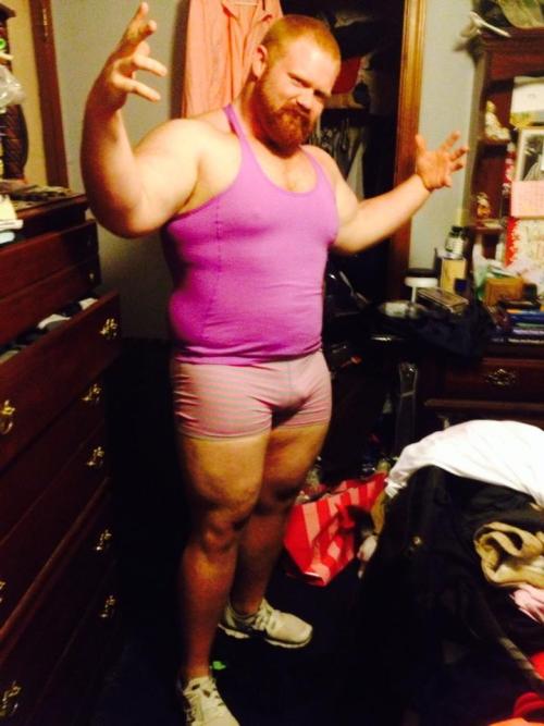 thebigbearcave:  Yes, his thighs are indeed ridiculous….. so is so much else on him