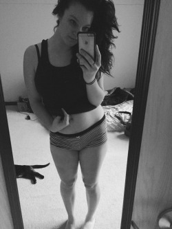 smileslaughtersex:  leeeiiigh:  My mirror is dirty and my cat stalks me  Awesome mirror pics!)