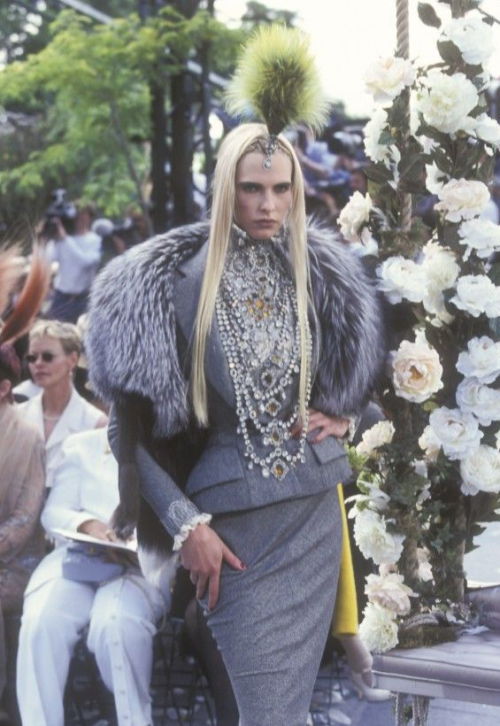 psychedelicfur:Christian Dior F/W 1997 Haute Couture