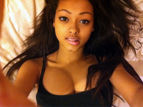 bigboobed-amateurhour:  Ebony girls