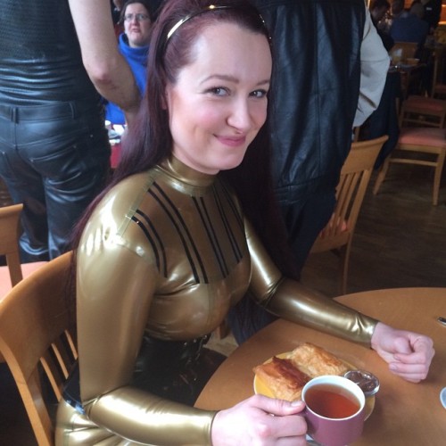 itsmissvalkyrie: We need more casual public latex :D