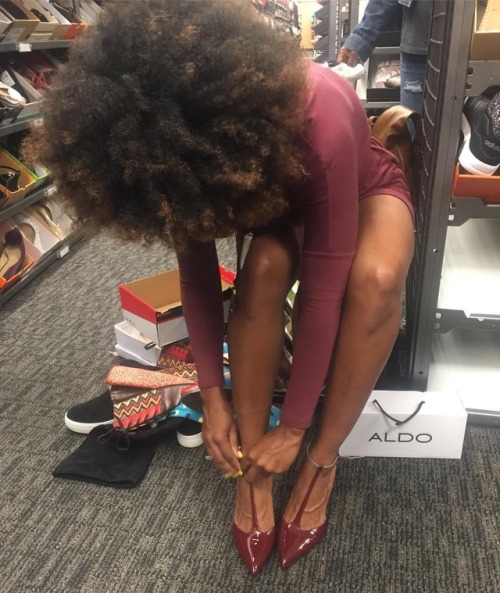 Fros x Shoes = LIFE @nickysaysyolo ✨...The way to a woman’s ♥️ is&hellip;&hellip; ...#afrohair #boh