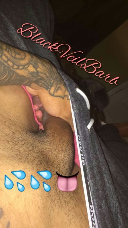 dominicanblackboy:  Damn pa sexy fat tatted ass got slim tasty dick between his legs!😍😍😍😍😍