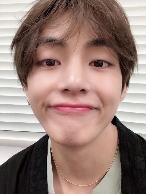 190719 Taheyung’s PostPleased(T/N: Can also mean “proud”)Trans cr: Amy @ bts-weverse-trans© Please c