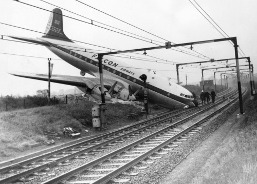 historicaltimes: Falcon Airways airplane crashed into a railway line after brake failure during landing, London Southend Airport . All 76 souls survived. via reddit 