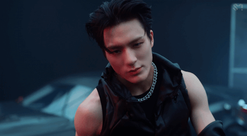 The Bat & Dove - Jeno Mafia (racer) X Fem Reader