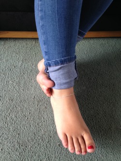 sweetfeet84:  My gorgeous 20 year old wife’s
