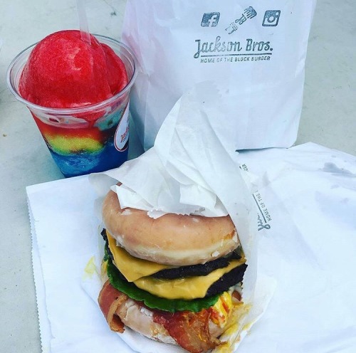 anunexplainablediva:  gregwuzhere:  molothoo:  These heart attacks look good asf tbh  The Luther burger!  YO WHERE IS THIS LOCATED??  @anunexplainablediva Miami