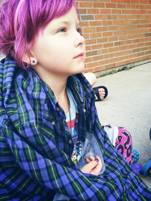 mattharv666:  skankmcmeow:  I see your shifting gaze, that disgusted glance. I know you’re questioning my parenting from across the elementary school assembly. Let me tell you a little story about the kindergarten student with bright purple hair, my