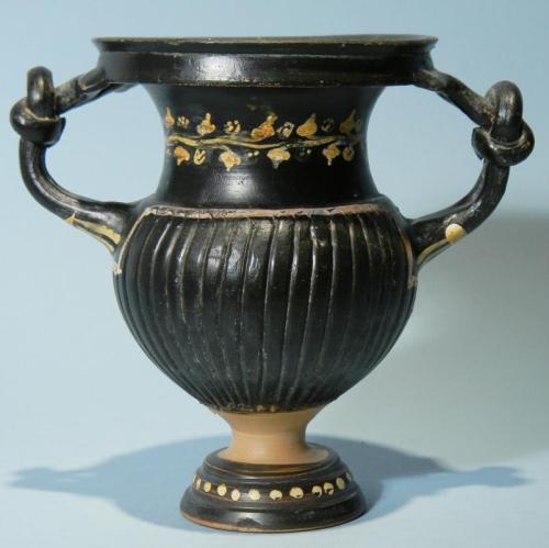 rodonnell-hixenbaugh:Apulian Gnathia-Ware KantharosAn ancient Apulian Greek black glazed Gnathia-war