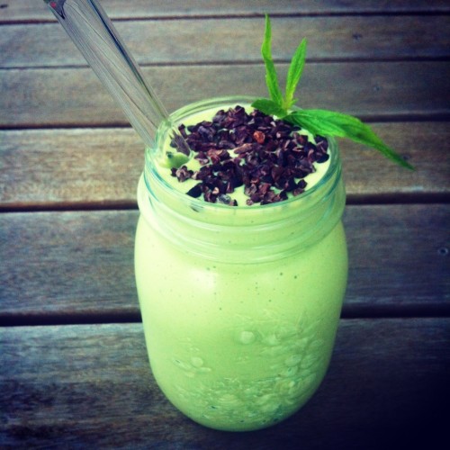 California Vegan – Mint Choc Chip Smoothie(From Rebecca Weller – Vegan Sparkles)Goodies350ml coconut