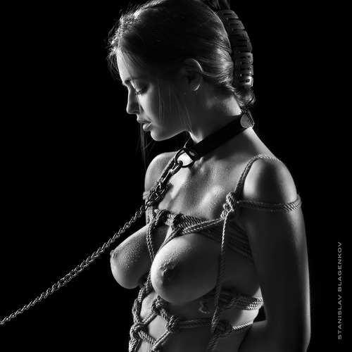 andarielrose:  Here’s some kinky photos I found here on Tumblr. 