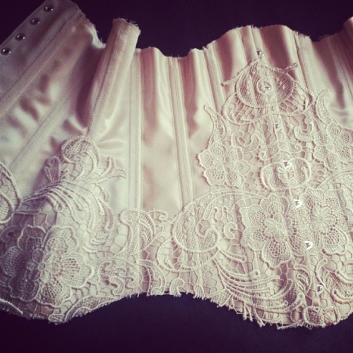 IN PROGRESS: Bridal underbust corset, nude satin and guipure lace, ready for binding! #asphyxiacoutu