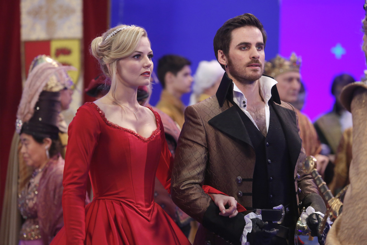 i-love-you-swan:  fyesemmaandhook:  Episode Stills&amp;Behind the Scenes - 3.21