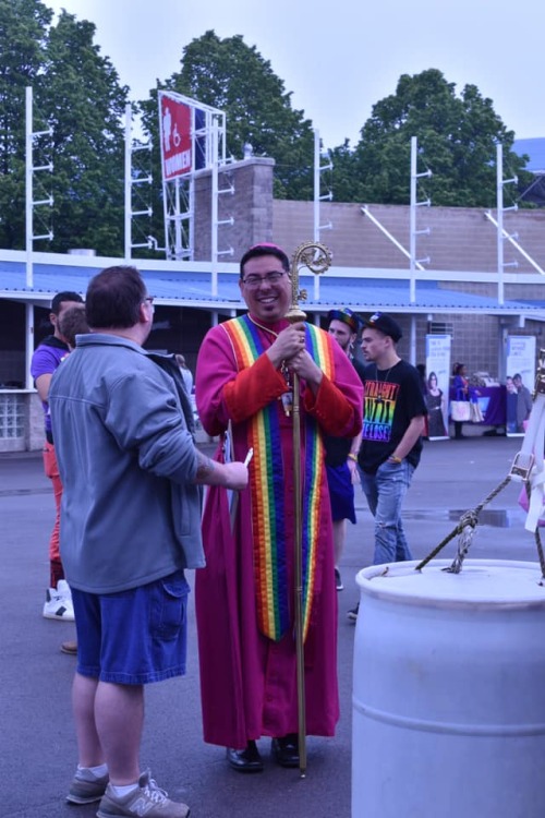 laurabeckerphoto:LGBT Friendly Priest 