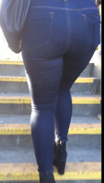 creepshotcandids:#pawg #booty #tight jeans #creepshot