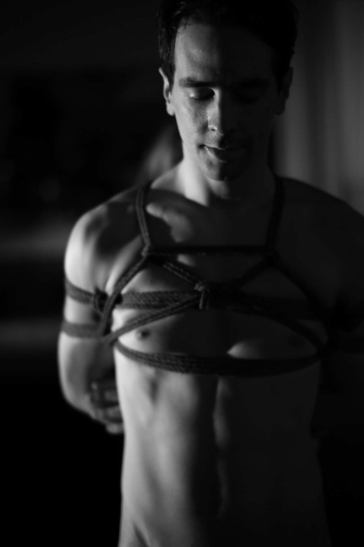 ropejuju:  ©ropes: red lilyphotos: wieglasModel: ropeJuju