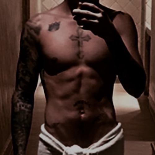 drewschest:  Living for this chest