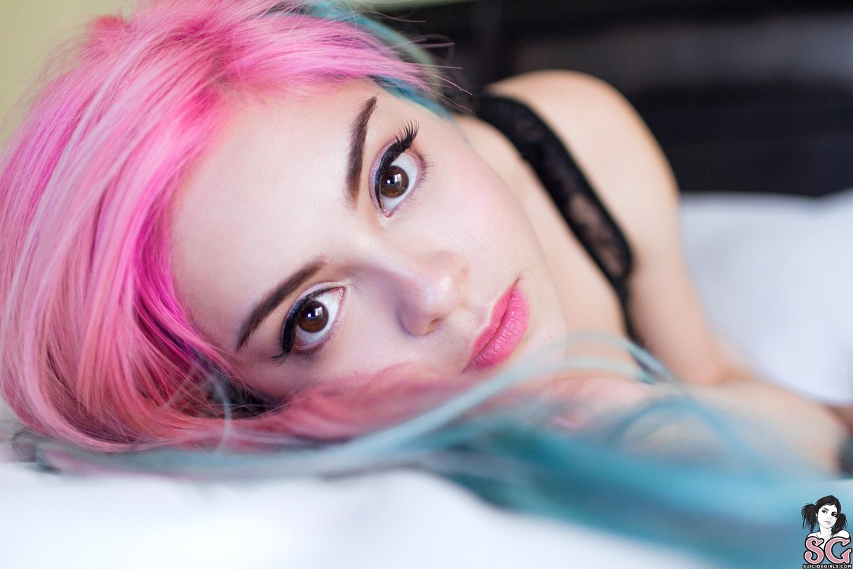 sex-breasts:  sglovexxx:  Satin Suicide - Crystallized Heart https://www.suicidegirls.com/girls/satin/album/2589162/crystallized-heart/