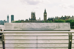 wildstag:  Hungerford Bridge (West) by Tabsinthe on Flickr.